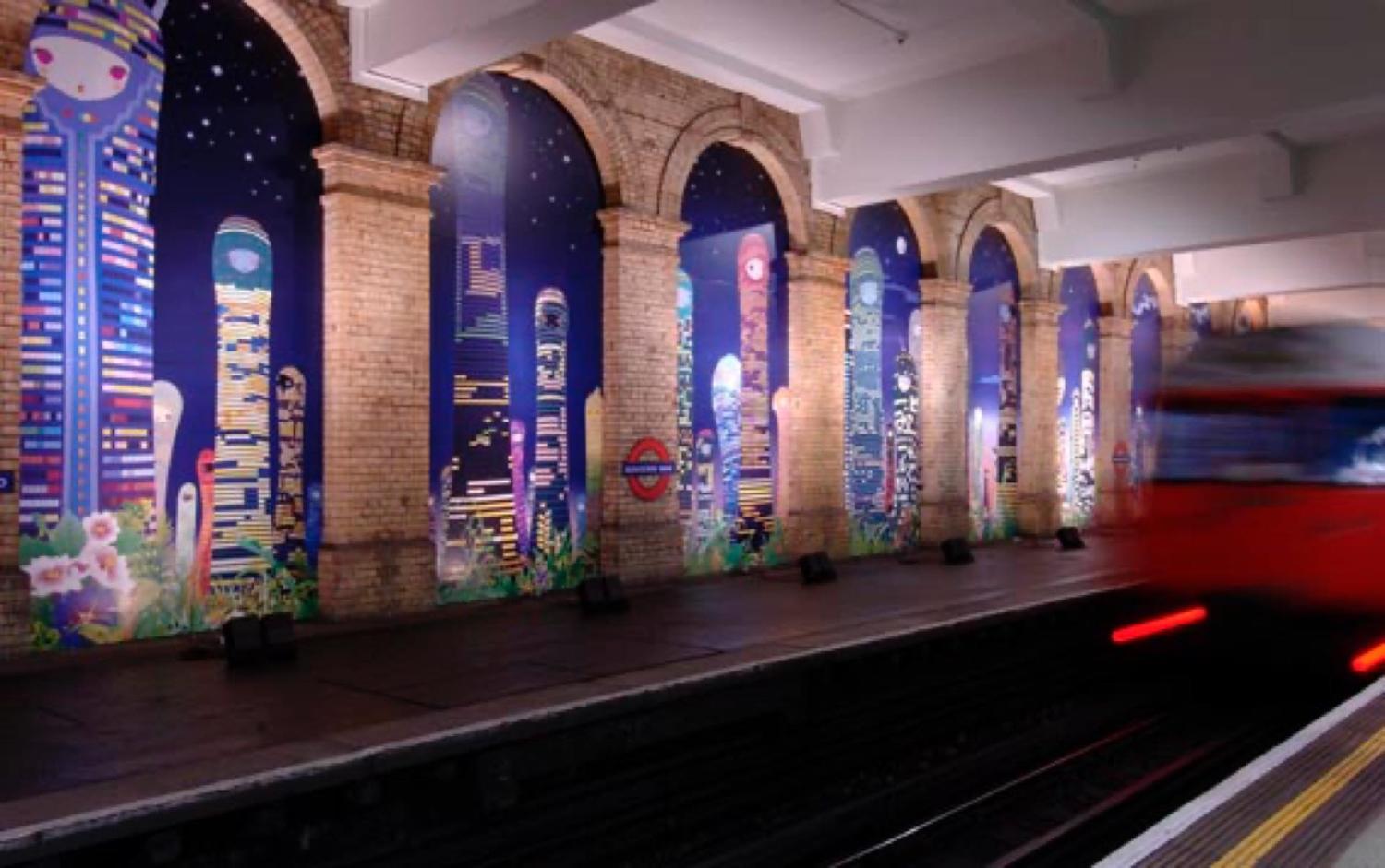 「Platform for Art：City Glow, Mountain Whisper, Gloucester Road」グロスター・ロード駅（ロンドン、イギリス）, 2006年