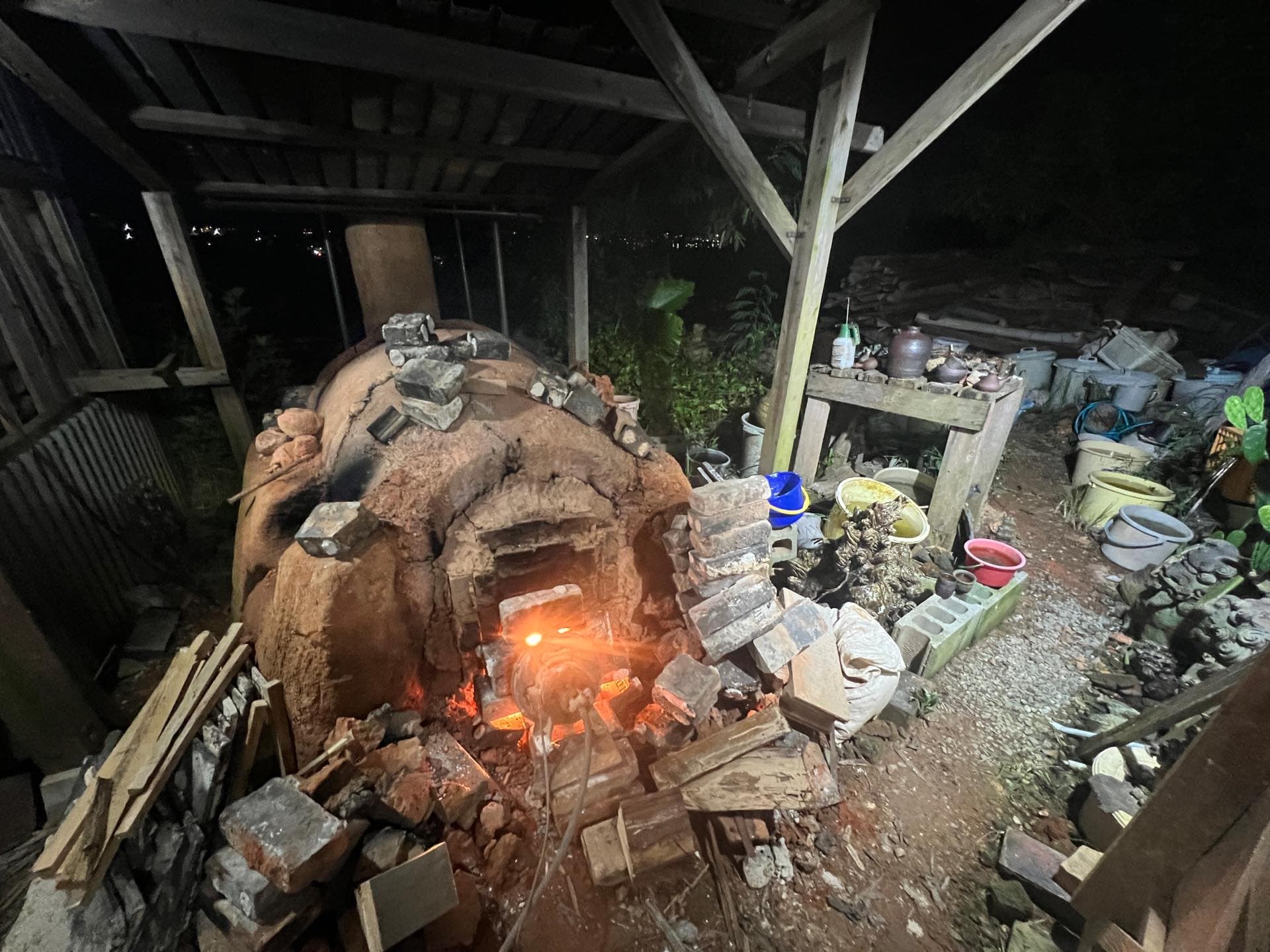 Toma’s studio in Koja, Okinawa (Photographed on August 2024) ©Yuji Toma